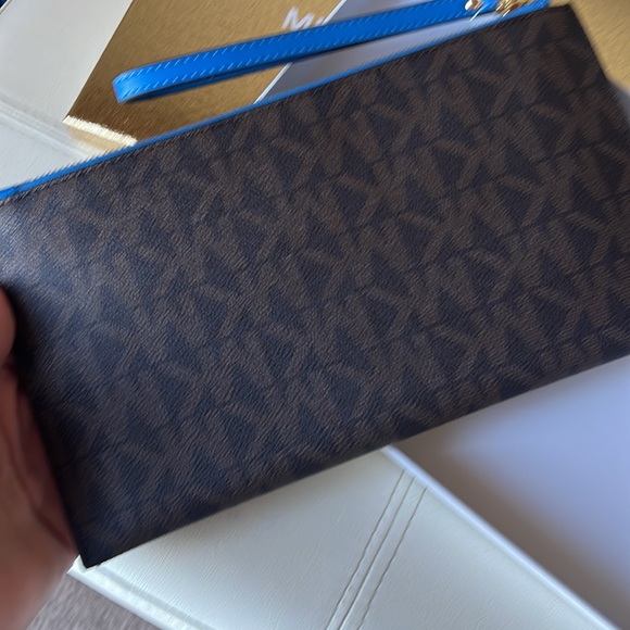 Mk wristlet - Picture 7 of 9